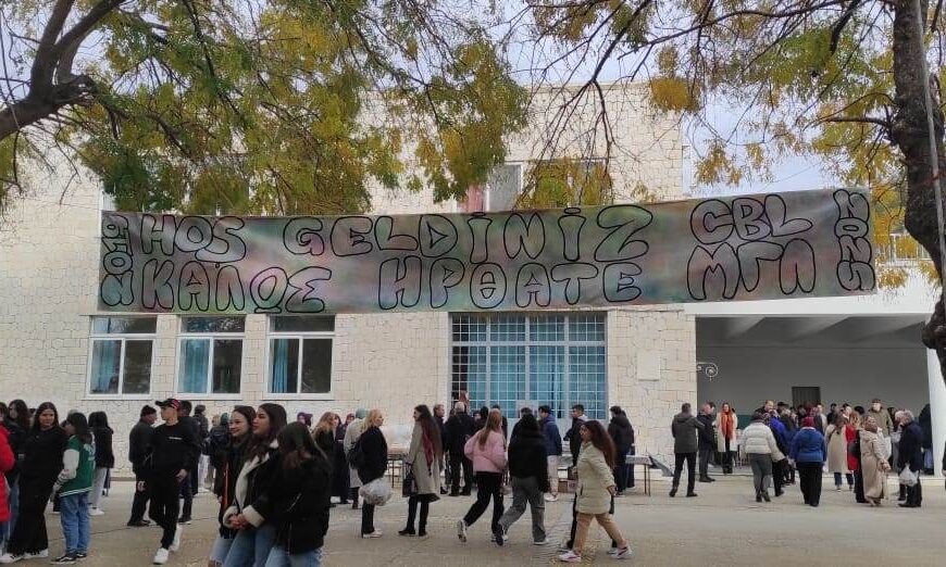 Celal Bayar Lisesi’nin ‘Öğrenci Pazarı’na yoğun ilgi