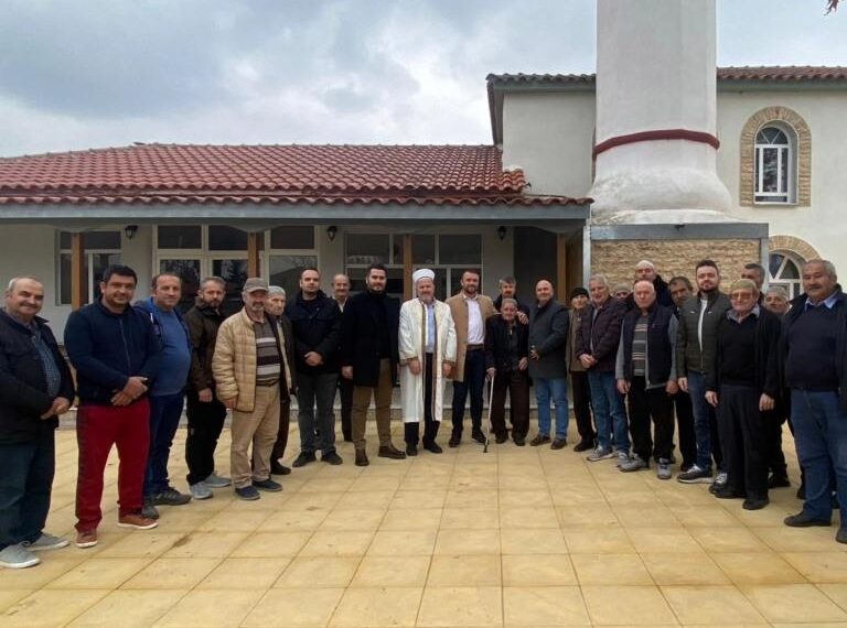 DEB Partisi’nden Bıyıklıköy’e ziyaret