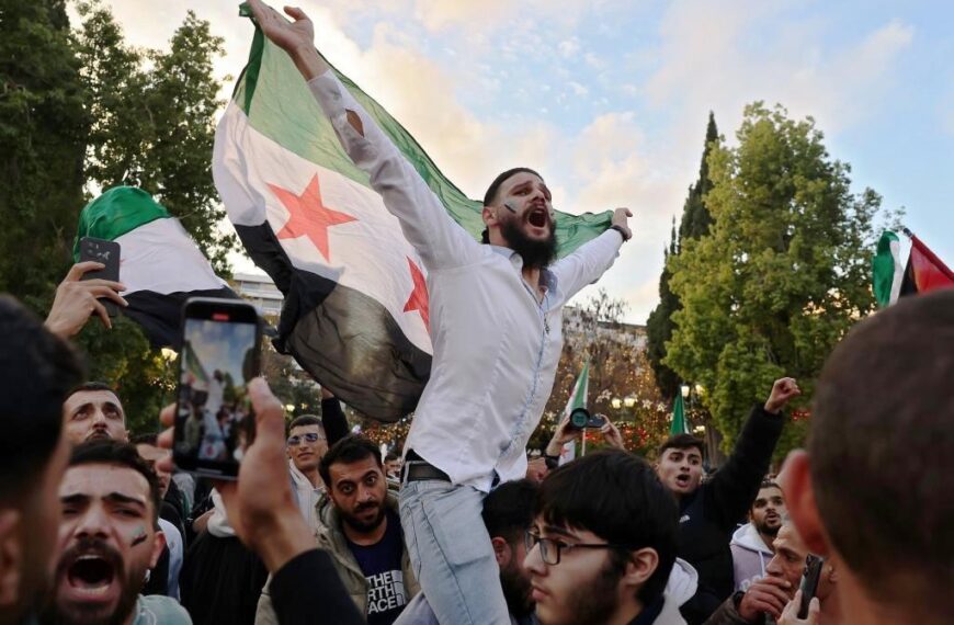 “Baas Rejimi’nin” devrilmesini Sintagma Meydanı’nda kutladılar!