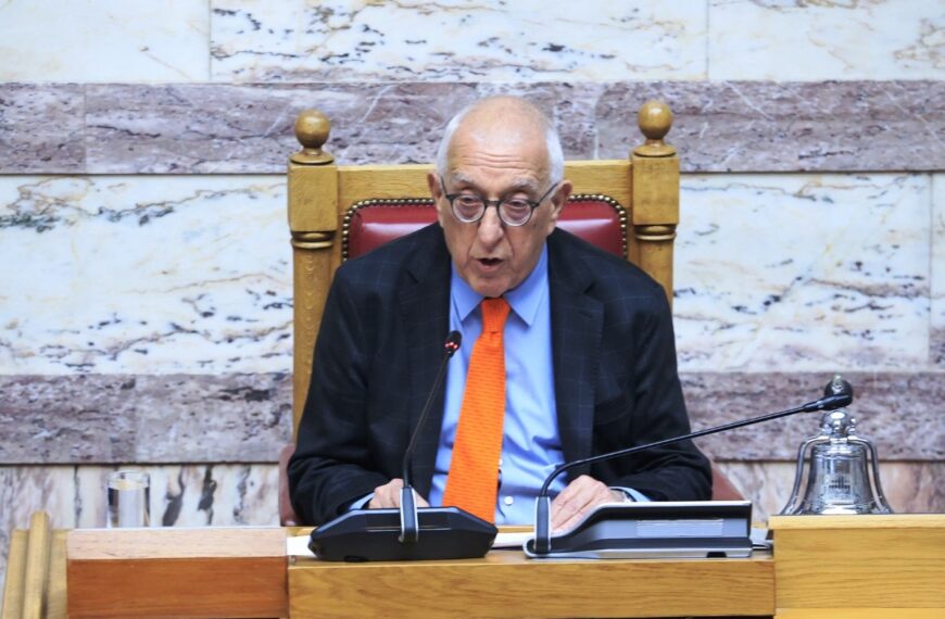 Parlamento’nun yeni başkanı Kaklamanis oldu