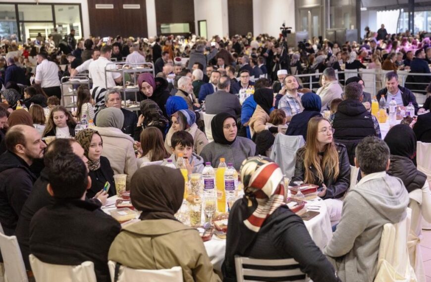 Batı Trakya Türkleri, İskeçe’deki İftar Programı’nda buluştu!