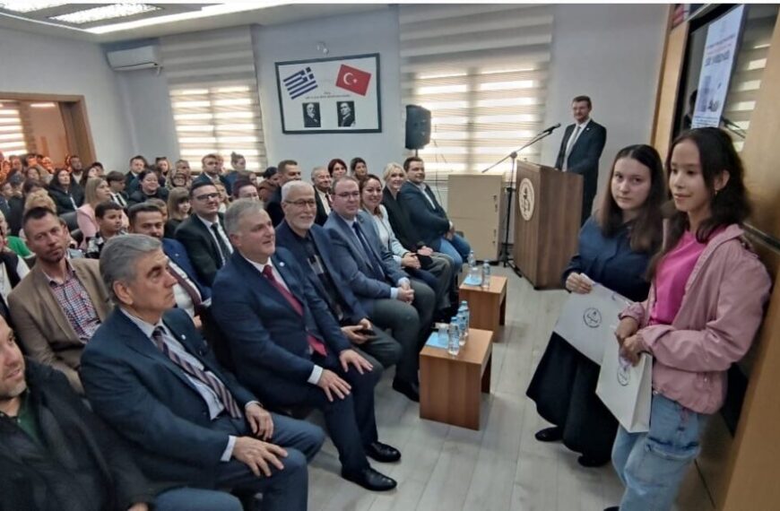 Türk Öğretmenler Birliği’nin düzenlediği şiir yarışmasının ödül töreni yapıldı