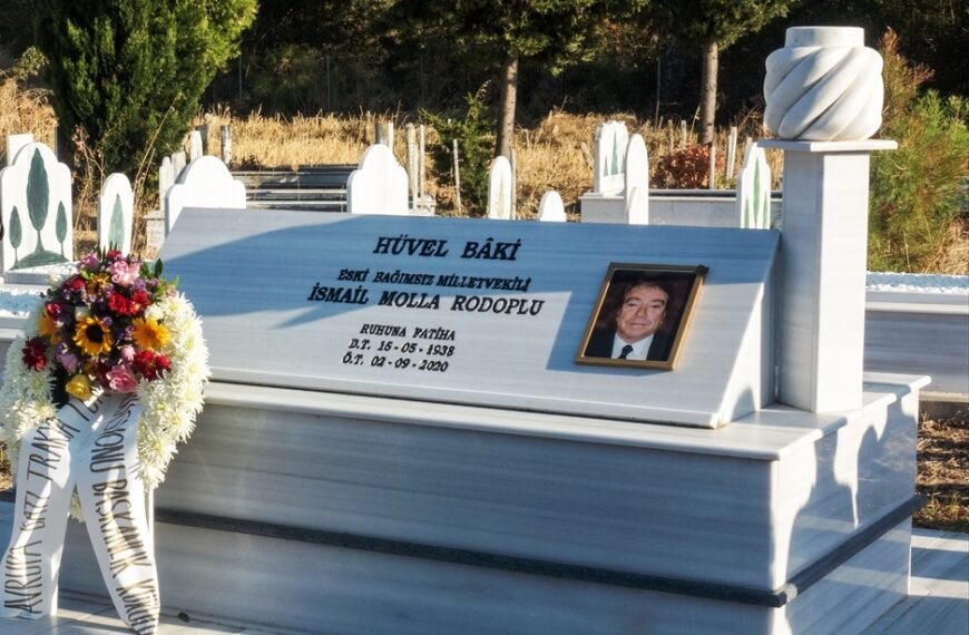 Rodoplu kabri başında anıldı…