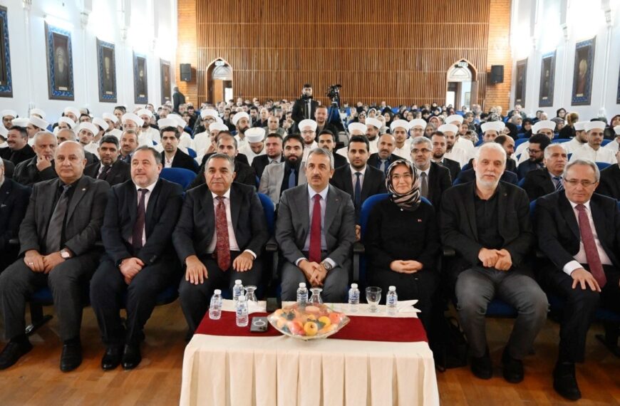 Edirne’de Aday Din Görevlileri Mezun Oldu