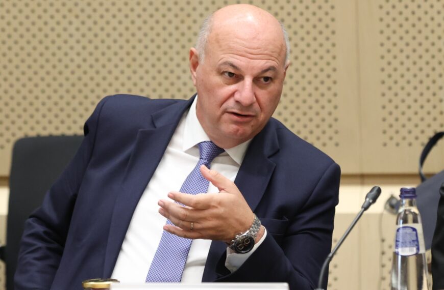“Çiftçilerle diyalog kapısı açık, isterlerse bugün bile görüşürüz”