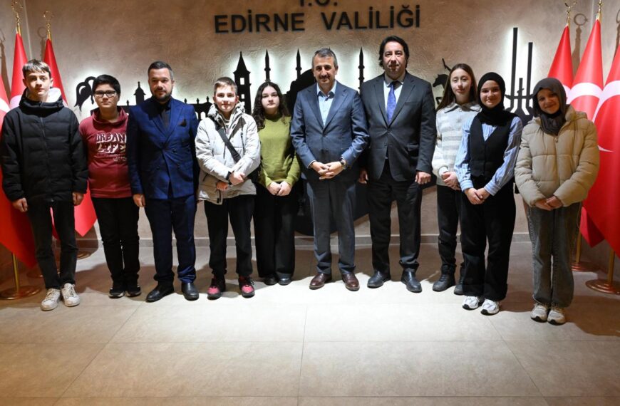 İskeçe Azınlık Ortaokulu – Lisesi Öğrencilerinden Edirne’ye Kültür Gezisi