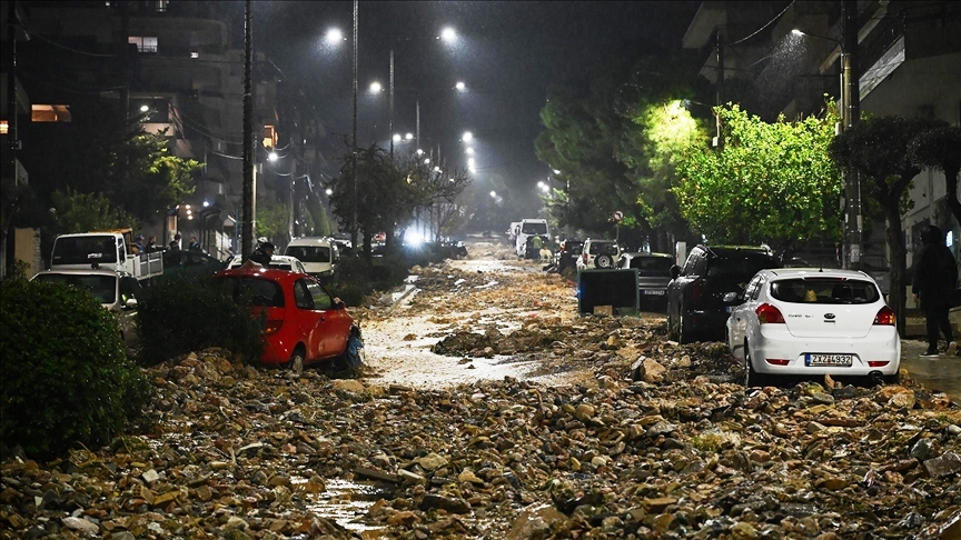 Olumsuz hava koşulları nedeniyle 2 kişi hayatını kaybetti!