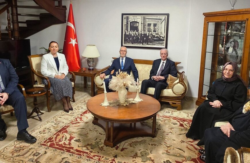 Başkonsolos Ünal Ramazan’ın İlk Sofrasında Müftülerle Buluştu…