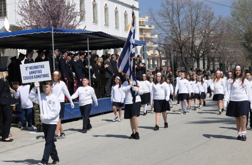 25 Mart Kutlandı: Resmi Törenlerde Azınlık Okulları da Yer Aldı