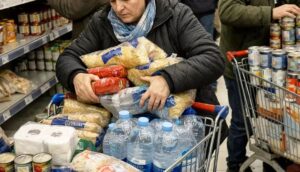 Ülkede savaş paniği: Halk stok yapmaya başladı!